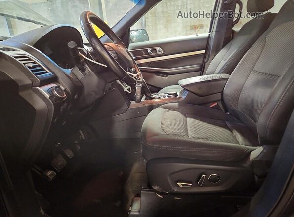 1FM5K8D83HGA53403 2017 FORD EXPLORER Charcoal Vista interior delantera