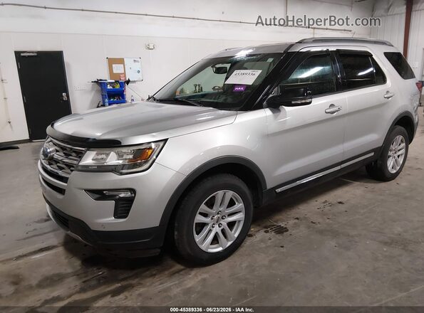 1FM5K8D83JGA92241 2018 FORD EXPLORER Silver Przód lewy