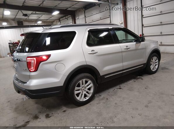 1FM5K8D83JGA92241 2018 FORD EXPLORER Silver Tył prawy