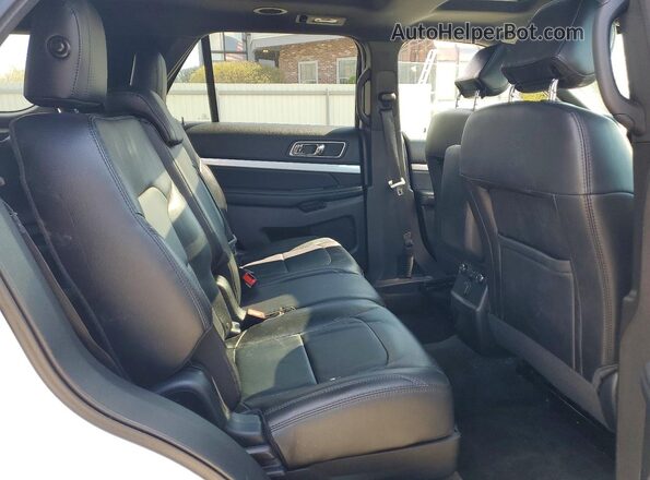 1FM5K8D84HGD46422 2017 FORD EXPLORER White Սալոնի հետևի տեսք