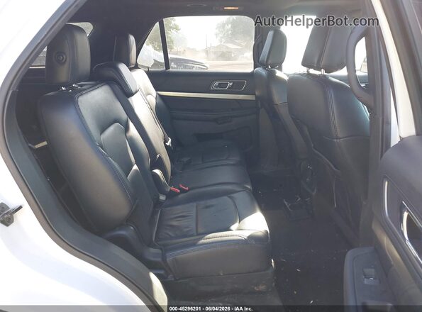 1FM5K8D84JGA24398 2018 FORD EXPLORER White VIN կոդի պիտակի տեսք