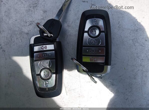 1FM5K8D84KGA72730 2019 FORD EXPLORER Красный Вид панели приборов