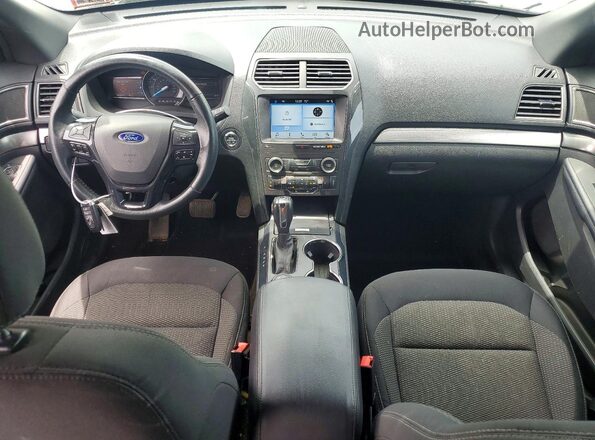 1FM5K8D85JGA17430 2018 FORD EXPLORER White Widok deski rozdzielczej
