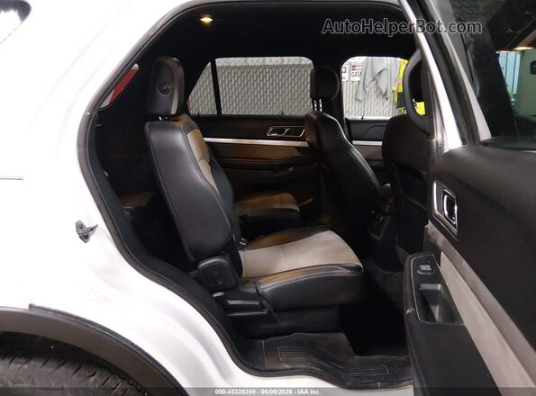 1FM5K8D86HGD81625 2017 FORD EXPLORER Белый Вид наклейки с VIN-кодом