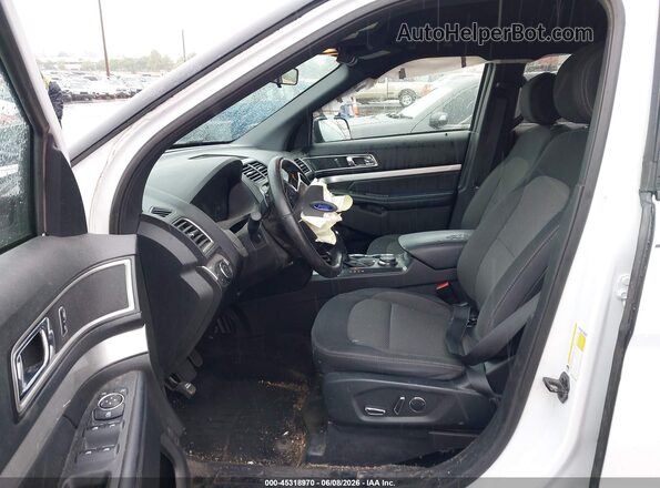 1FM5K8D87HGC22354 2017 FORD EXPLORER White Front interior view