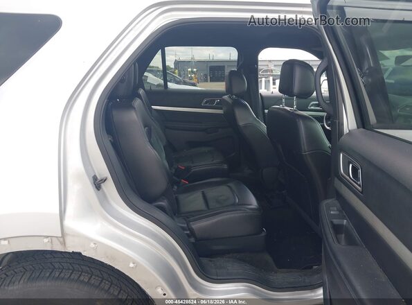 1FM5K8D88HGC79307 2017 FORD EXPLORER Silver VIN კოდის სტიკერის ხედი