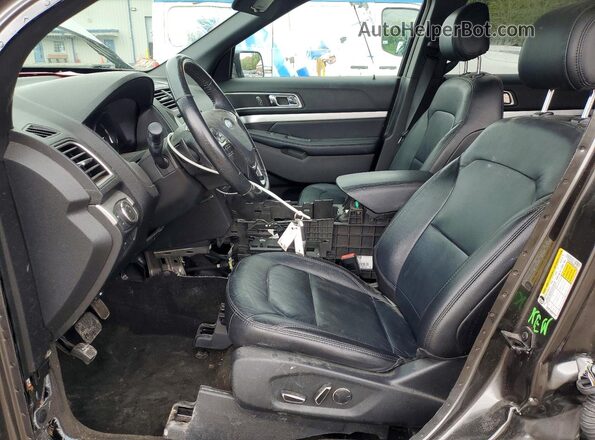 1FM5K8D89HGC16443 2017 FORD EXPLORER Серый Вид салона спереди
