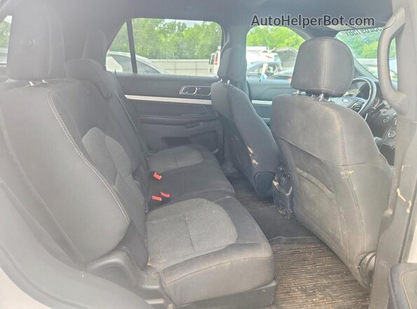 1FM5K8D89HGE21499 2017 FORD EXPLORER White Vista interior trasera