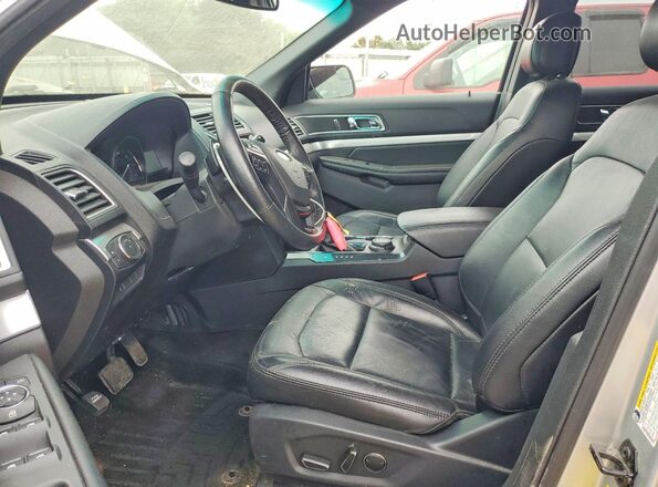 1FM5K8DH3HGA68323 2017 FORD EXPLORER Silver Front interior view