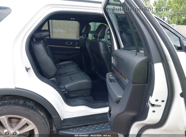 1FM5K8F80KGA70468 2019 FORD EXPLORER White VIN კოდის სტიკერის ხედი