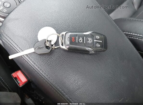 1FM5K8F83HGC31257 2017 FORD EXPLORER Navy Вид панели приборов