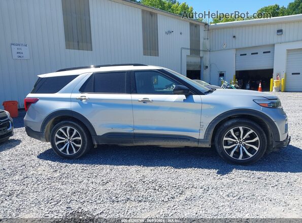 1FM5K8GC2LGA74767 2020 FORD EXPLORER Silver Widok wnętrza z tyłu