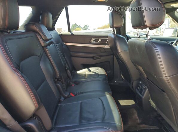 1FM5K8GT2HGD46371 2017 FORD EXPLORER White Rear interior view