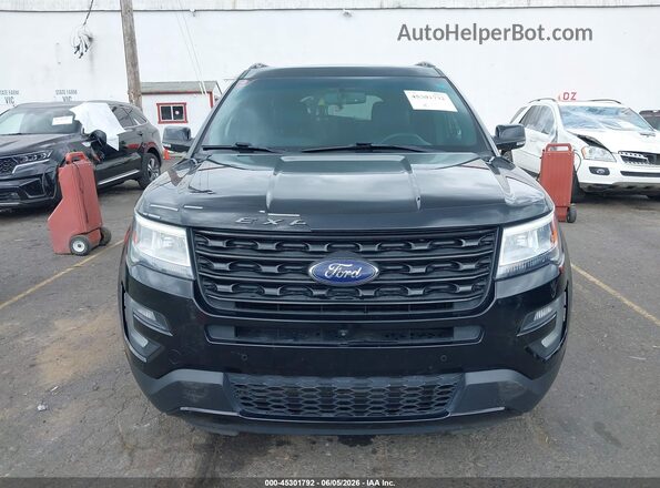 1FM5K8GT6HGA13834 2017 FORD EXPLORER Black Rear interior view