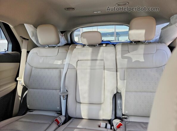1FM5K8HC2NGA96236 2022 FORD EXPLORER Burgundy Rear seats view