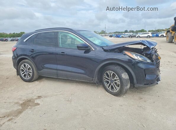 1FMCU0CZ4MUB16260 2021 FORD ESCAPE Черный Передняя правая четверть