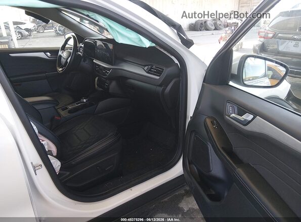 1FMCU0E13RUB04115 2024 FORD ESCAPE White Widok wnętrza z przodu