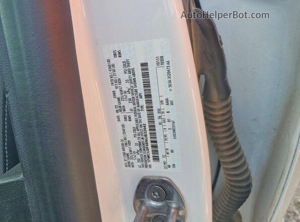 1FMCU0F66NUB32642 2022 FORD ESCAPE White VIN կոդի պիտակի տեսք