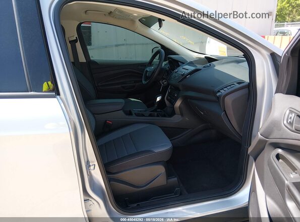 1FMCU0F70JUD08393 2018 FORD ESCAPE Silver წინა სალონის ხედი