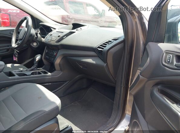 1FMCU0F71JUB27934 2018 FORD ESCAPE Серый Вид салона спереди