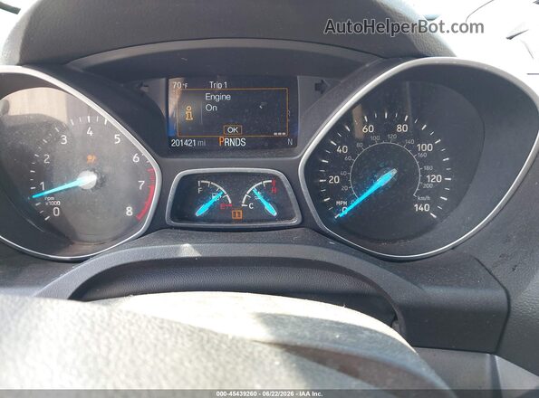 1FMCU0F73HUA50669 2017 FORD ESCAPE White Widok tylnych siedzeń