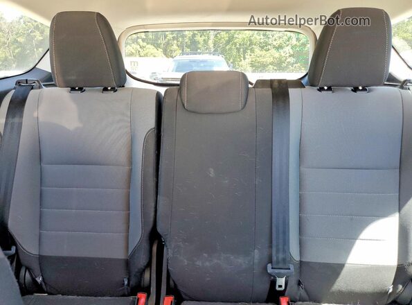 1FMCU0F76KUB58212 2019 FORD ESCAPE Silver Widok tylnych siedzeń