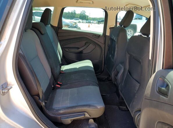 1FMCU0F76KUB58212 2019 FORD ESCAPE Silver Widok wnętrza z tyłu