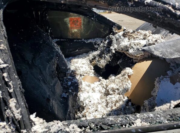 1FMCU0F77HUD20728 2017 FORD ESCAPE Burn წინა სალონის ხედი