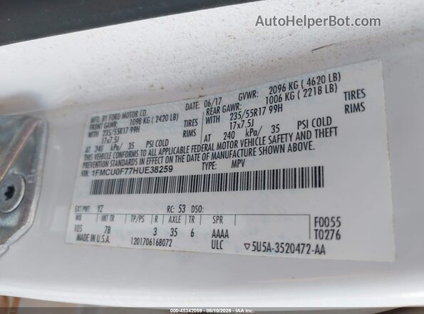 1FMCU0F77HUE38259 2017 FORD ESCAPE White Vista del compartimento del motor