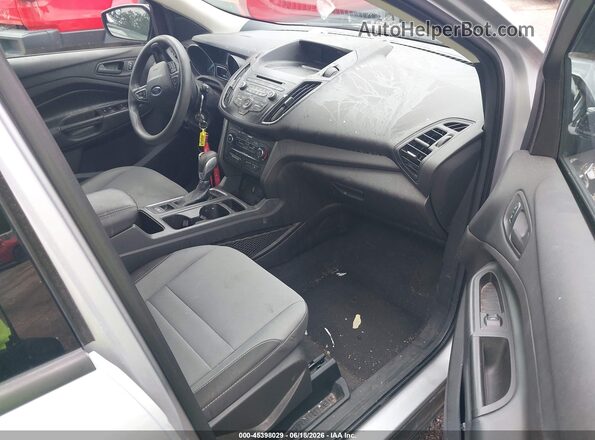 1FMCU0F78HUB90815 2017 FORD ESCAPE Серебряный Вид салона спереди