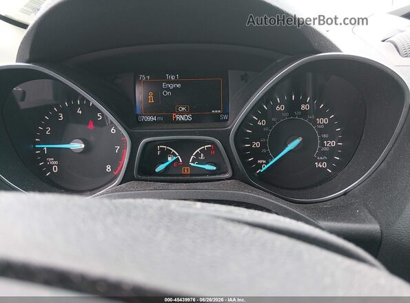 1FMCU0F79HUE08387 2017 FORD ESCAPE White Vista de los asientos traseros