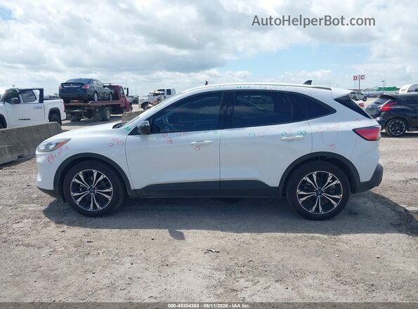 1FMCU0G62NUB96949 2022 FORD ESCAPE White 360 interior view