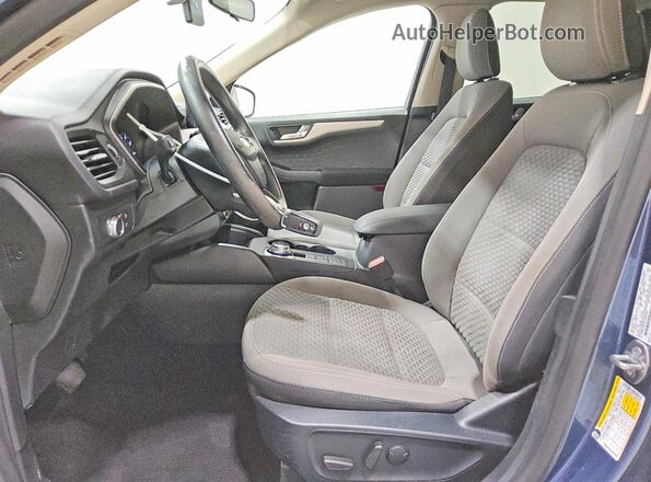1FMCU0G6XLUB83945 2020 FORD ESCAPE Синий Вид салона спереди