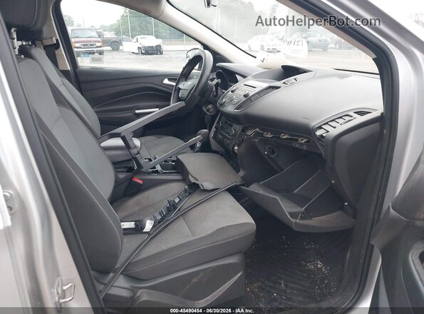 1FMCU0G95HUD66963 2017 FORD ESCAPE Silver Вид салону спереду