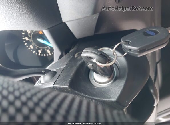 1FMCU0G95HUD66963 2017 FORD ESCAPE Silver Вид панелі приладів
