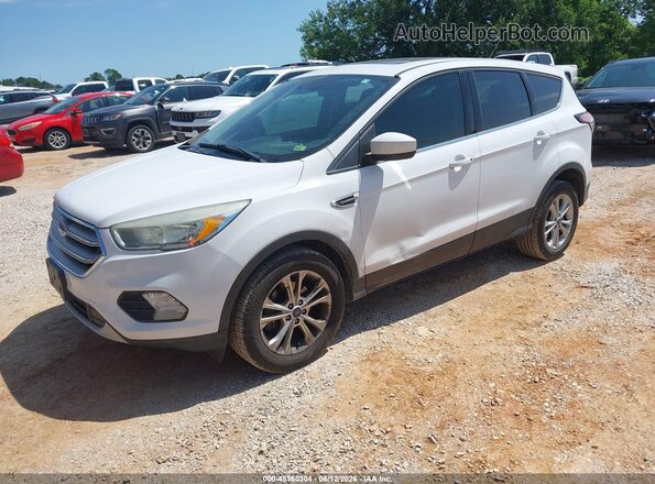 1FMCU0G98HUD66956 2017 FORD ESCAPE White Vista tres cuartos delantera izquierda