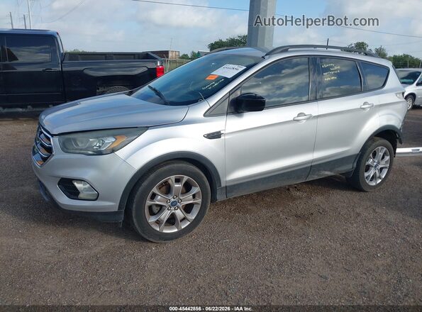 1FMCU0GD0HUC18126 2017 FORD ESCAPE Silver Vista tres cuartos delantera izquierda