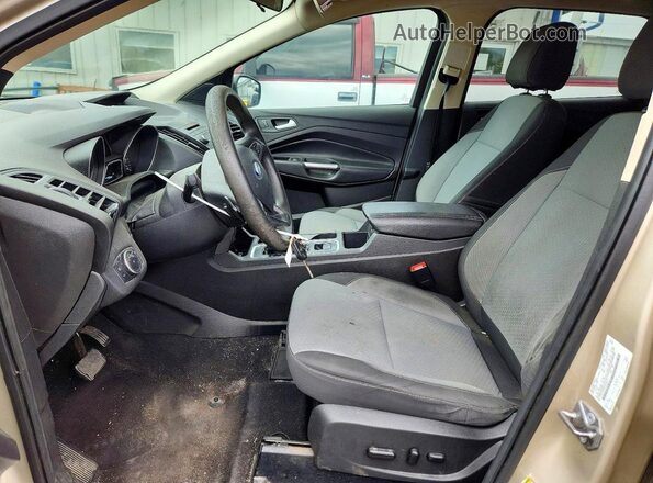 1FMCU0GD0HUD09171 2017 FORD ESCAPE Бежевый Вид салона спереди