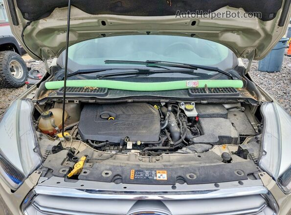 1FMCU0GD0HUD09171 2017 FORD ESCAPE Бежевый Вид подкапотного пространства
