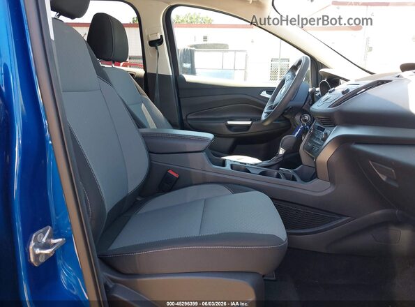 1FMCU0GD0HUE85704 2017 FORD ESCAPE Blue Սալոնի դիմացի տեսք