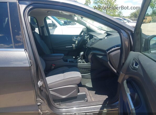 1FMCU0GD0JUA90203 2018 FORD ESCAPE Gray Front interior view