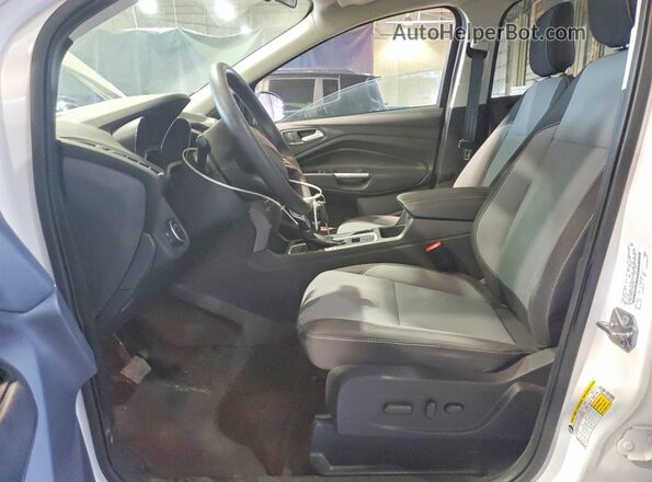 1FMCU0GD0JUB82699 2018 FORD ESCAPE White წინა სალონის ხედი