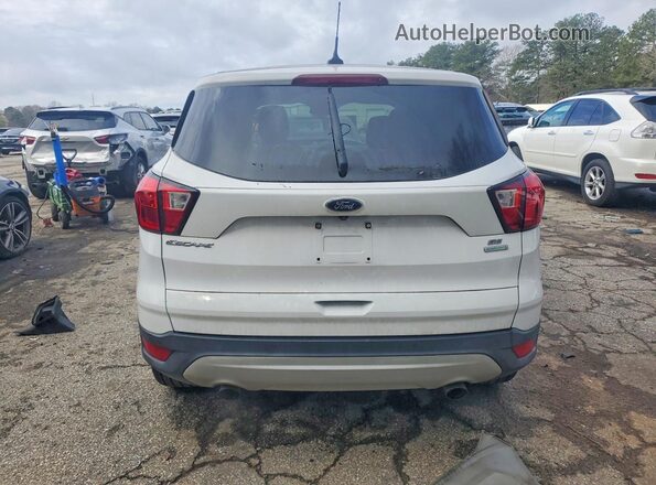 1FMCU0GD0KUC37928 2019 FORD ESCAPE Белый Вид сзади