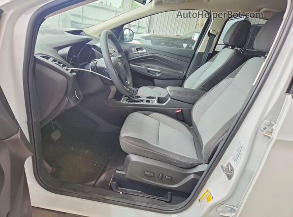 1FMCU0GD1HUB90918 2017 FORD ESCAPE White Սալոնի դիմացի տեսք