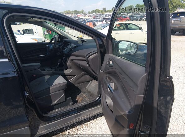1FMCU0GD1HUC37753 2017 FORD ESCAPE Black Front interior view