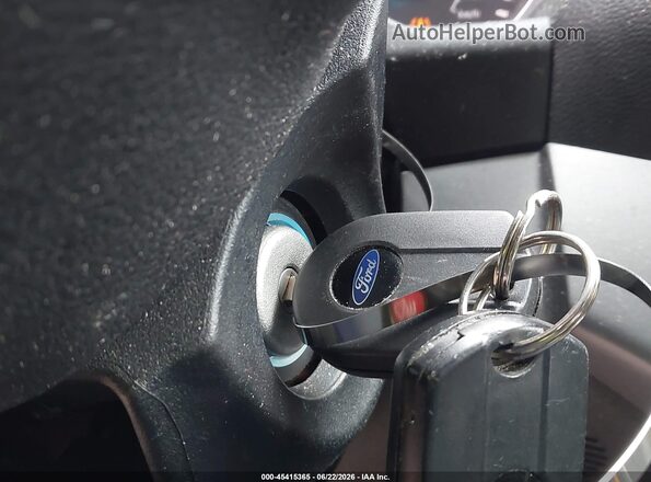 1FMCU0GD1HUD09213 2017 FORD ESCAPE Silver Dashboard view
