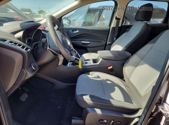 1FMCU0GD1HUE72640 2017 FORD ESCAPE Черный Вид салона спереди