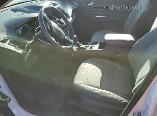 1FMCU0GD1JUA22895 2018 FORD ESCAPE White Вид салону спереду