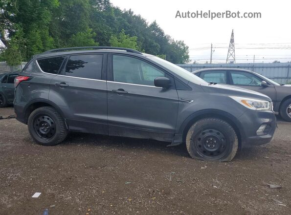 1FMCU0GD2HUD88679 2017 FORD ESCAPE Gray Przód prawy