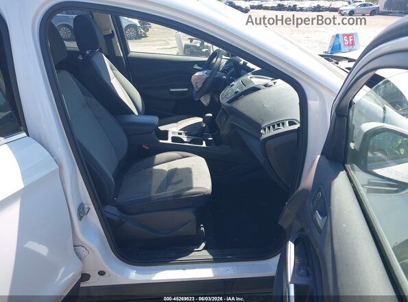 1FMCU0GD2HUE40070 2017 FORD ESCAPE White წინა სალონის ხედი
